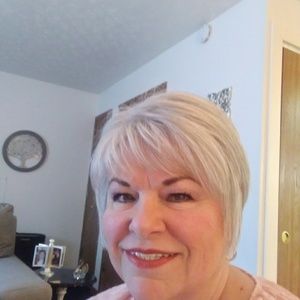 Meet your Posher, Debbie